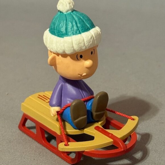 Vintage Linus Peanuts Snoopy Charlie Brown Christmas Ornament Hallmark 1952 Sled - Picture 1 of 3